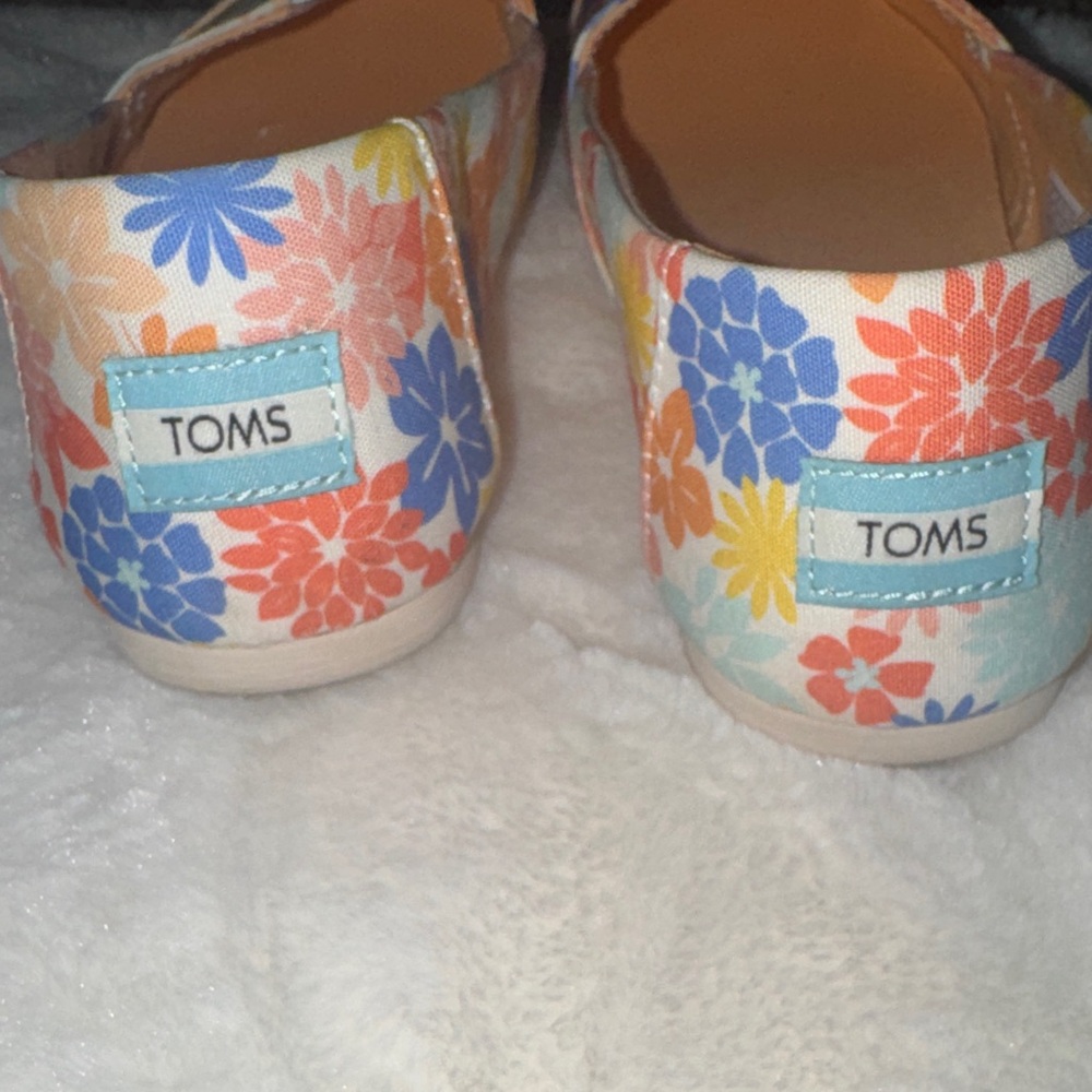 TOMS Women's Multicolor Floral Loafers - Picture 5 of 6